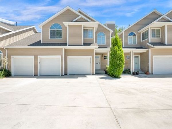 5389 S NEW HAMPTON DR W, Murray, UT 84123