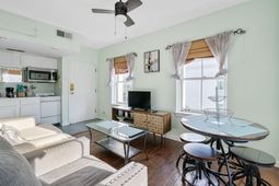 54 Wentworth Street photo 4