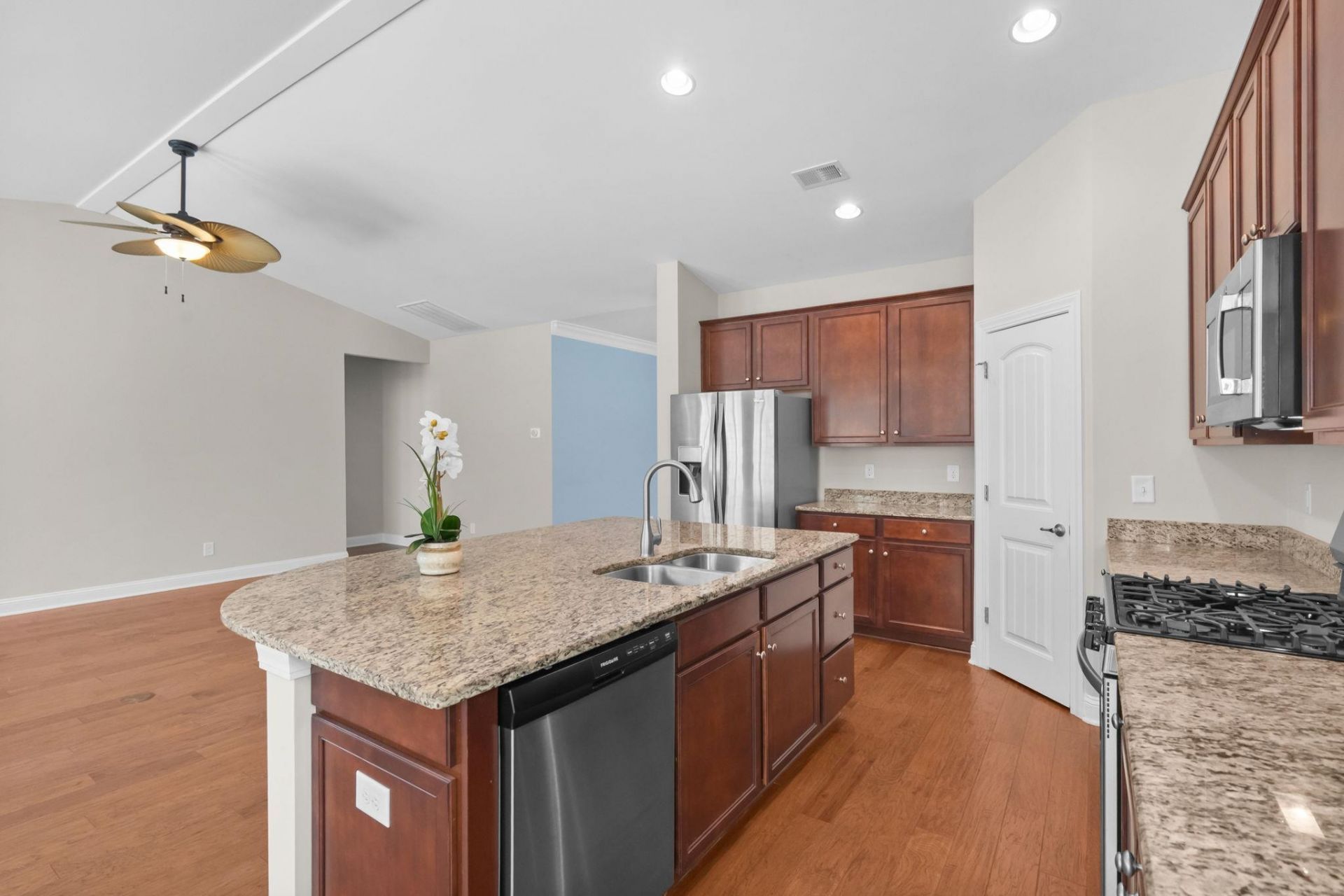 1801 Orchard Dr. Photo 19