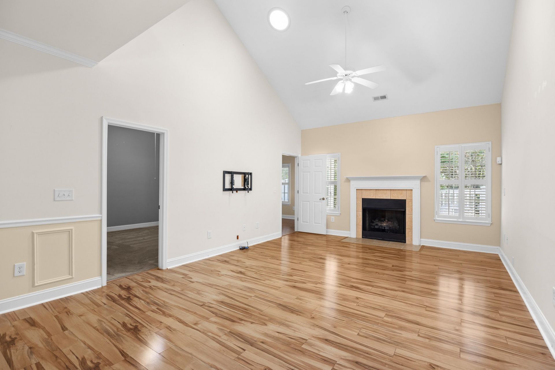 714 Botany Loop Photo 12