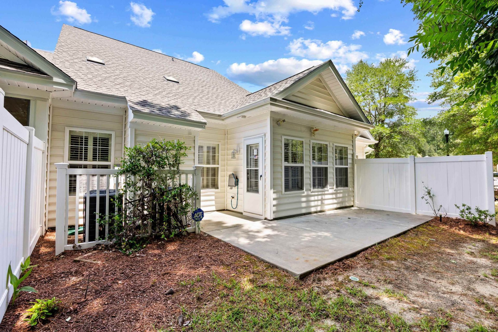 714 Botany Loop Photo 18