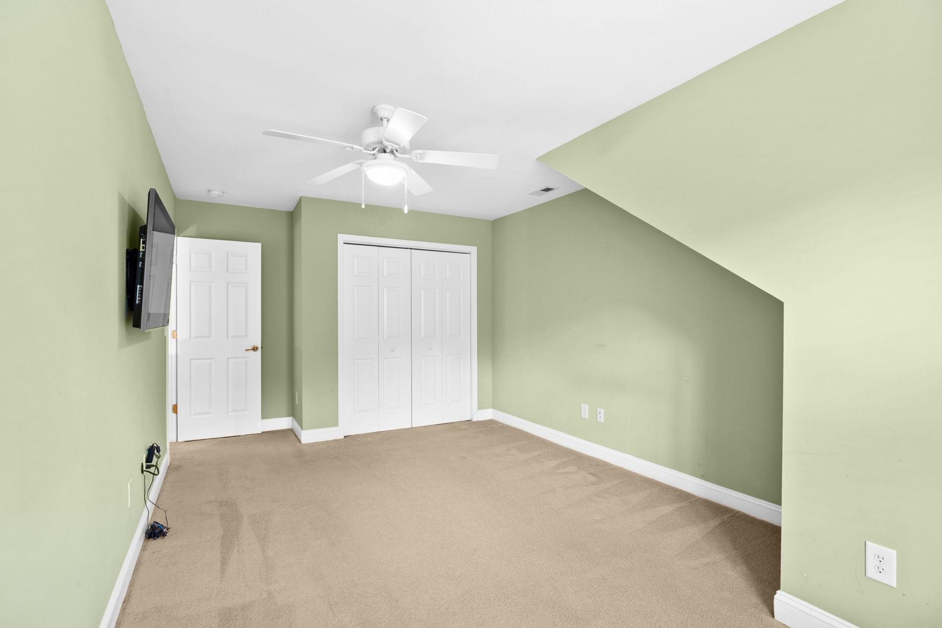 714 Botany Loop Photo 30