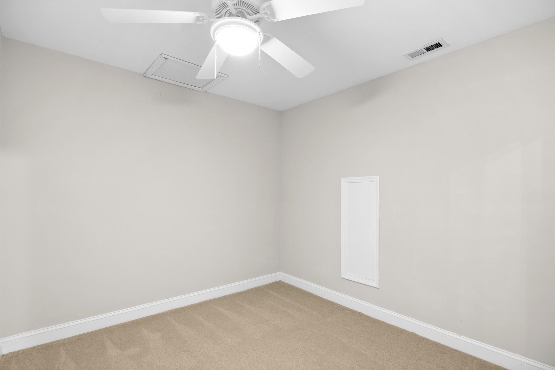 714 Botany Loop Photo 32