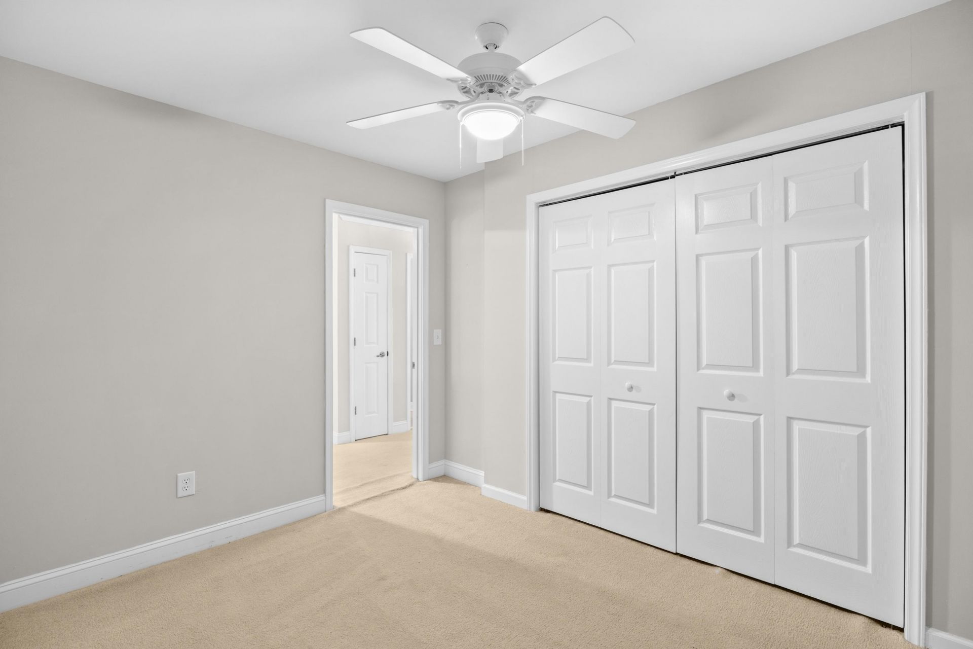 714 Botany Loop Photo 33