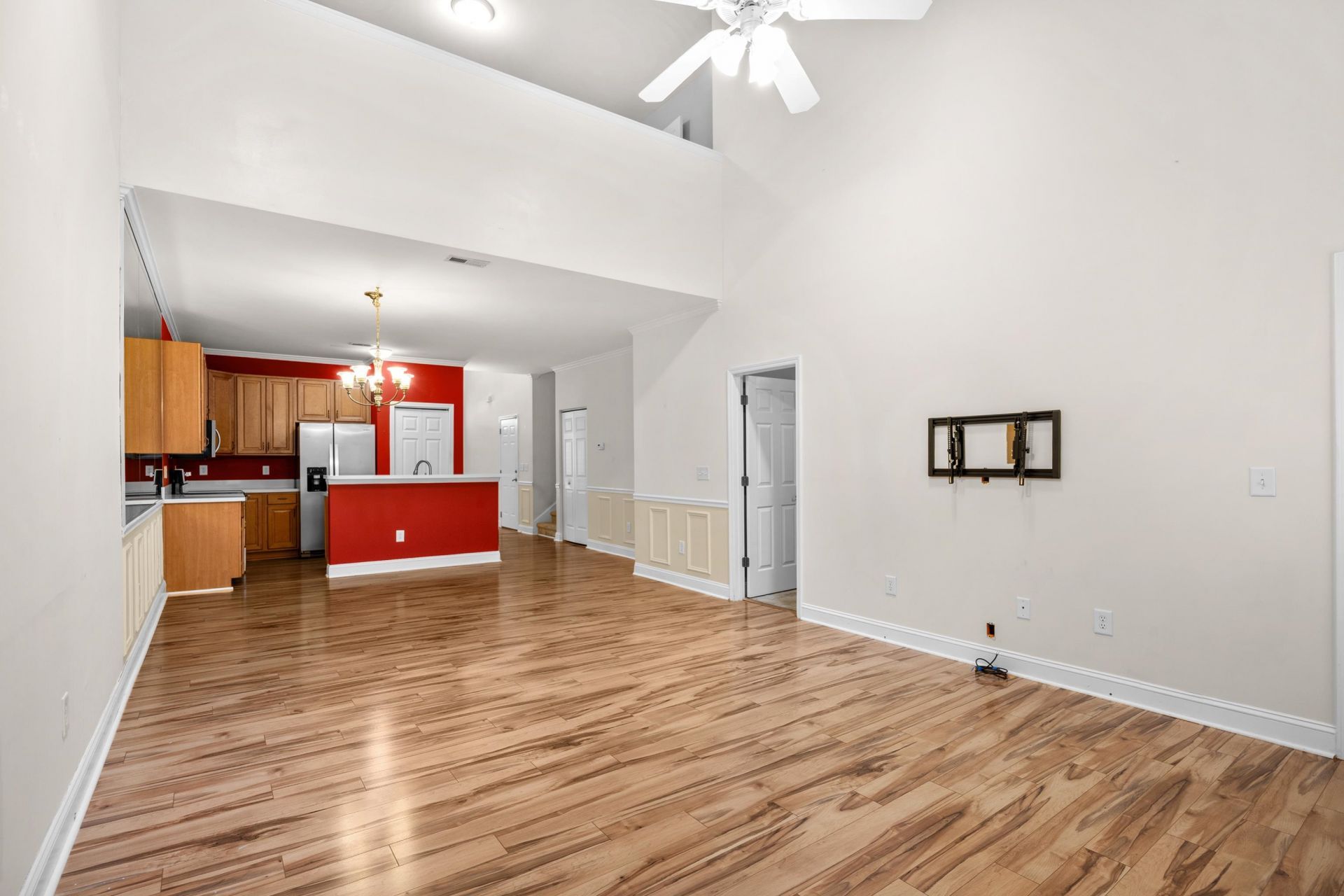 714 Botany Loop Photo 6