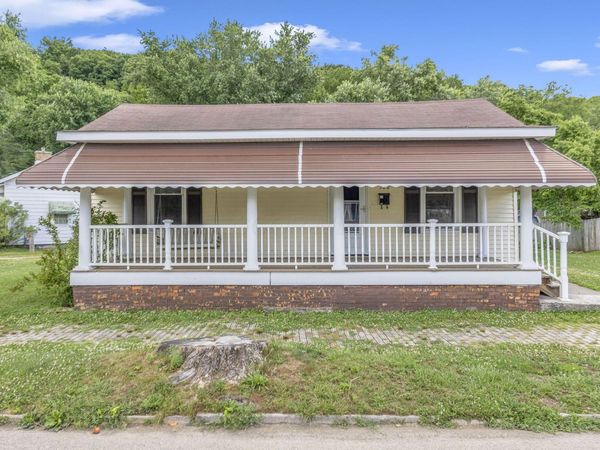 522 Poplar Street , Nelsonville, OH 45764