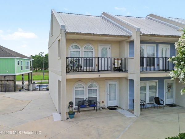 548 W Beach Boulevard, Long Beach, MS 39560