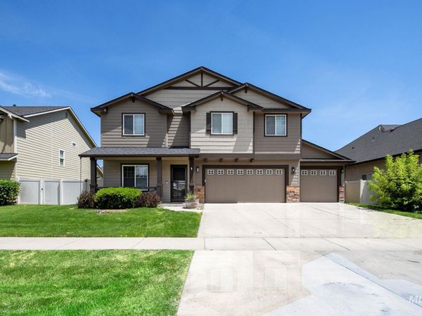 2890 NW 11th Avenue, Meridian, ID 83646