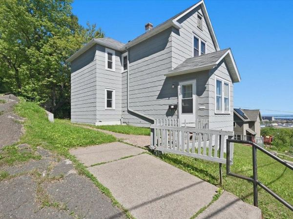 230 N 18th Avenue W, Duluth, MN 55806