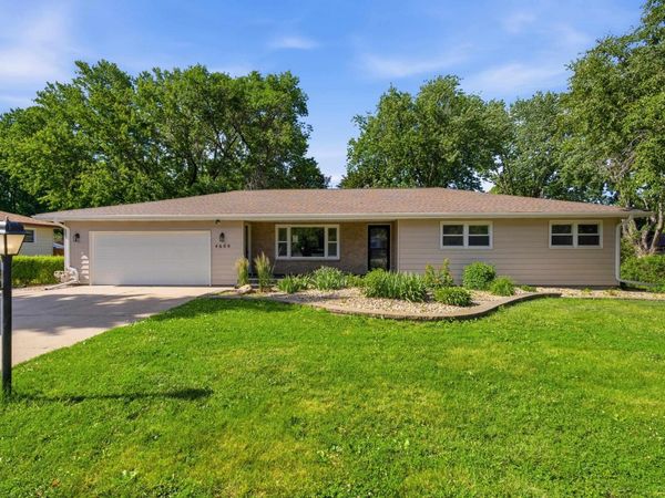 4608 E 21st St, Sioux Falls, SD 57110