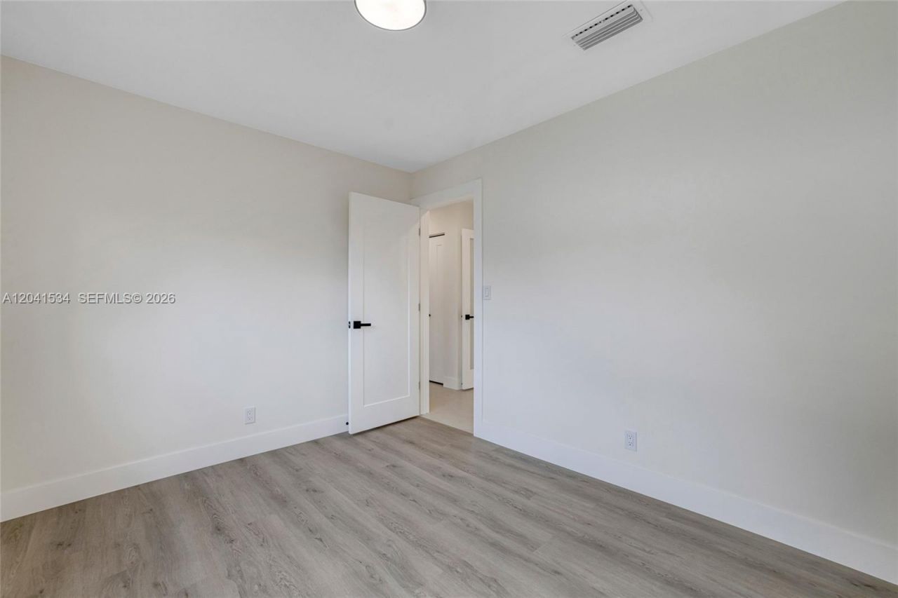 5718 NE 15th Ave , Fort Lauderdale, FL 33334 Photo