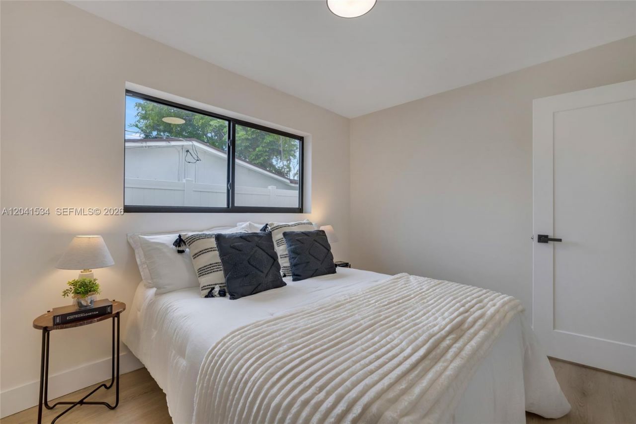 5718 NE 15th Ave , Fort Lauderdale, FL 33334 Photo