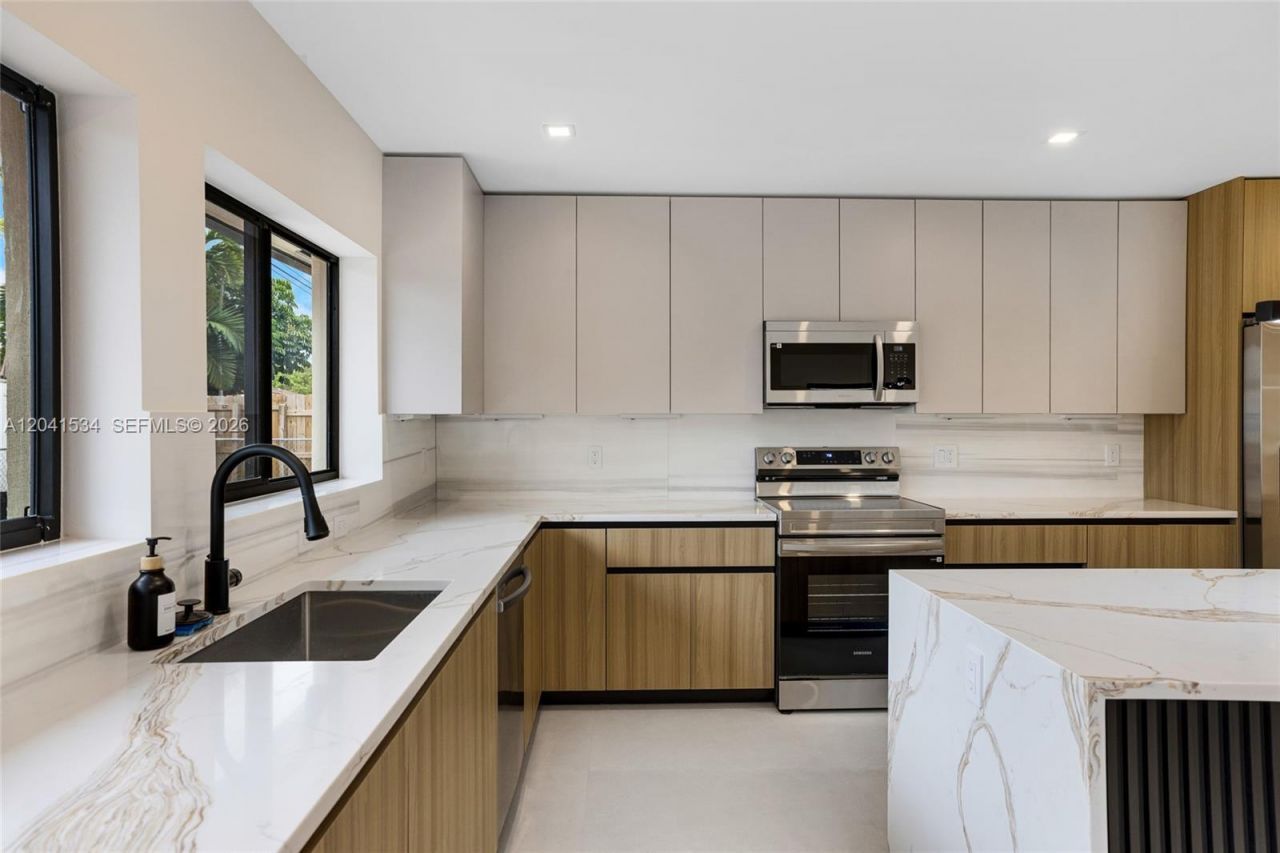 5718 NE 15th Ave , Fort Lauderdale, FL 33334 Photo