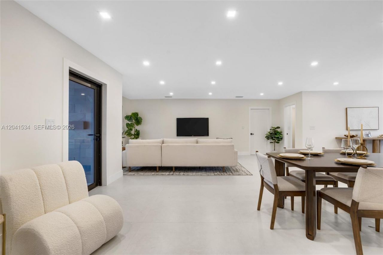 5718 NE 15th Ave , Fort Lauderdale, FL 33334 Photo