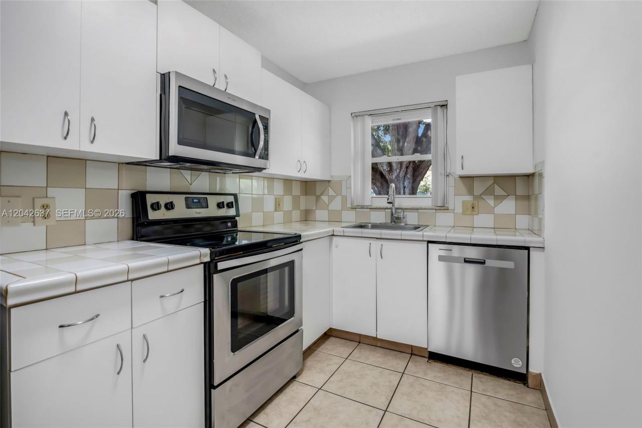 5020 Sanctuary Way, Unit C, West Palm Beach, FL 33417 Photo