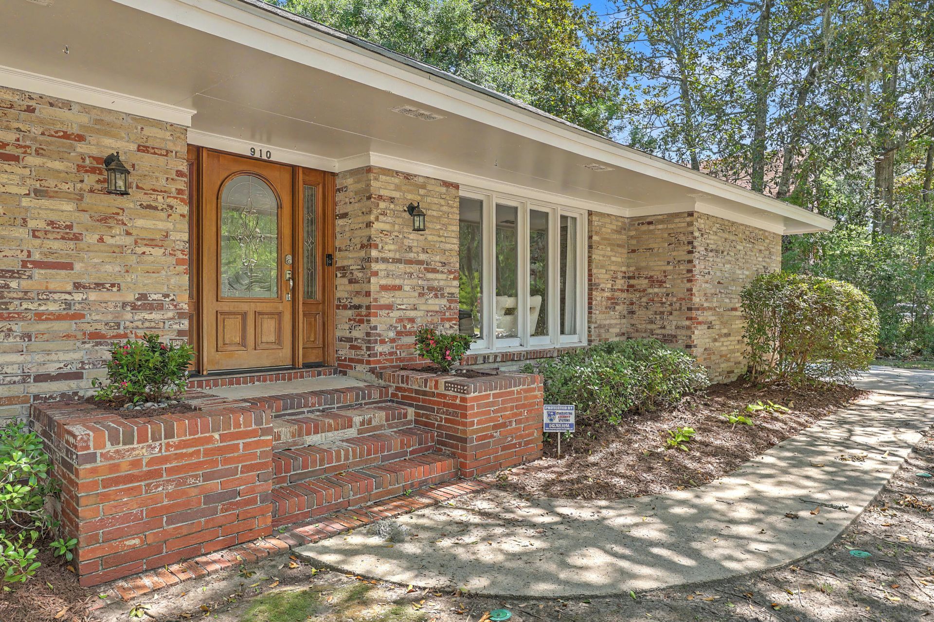 910 Regatta Road Photo 4