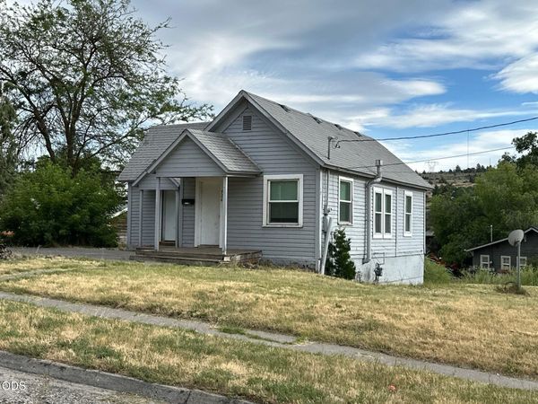 726 N 2nd Street, Klamath Falls, OR 97601
