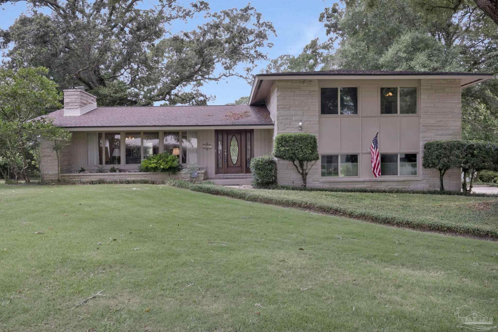 8829 Burning Tree Rd, Pensacola, FL 32514 Main Photo