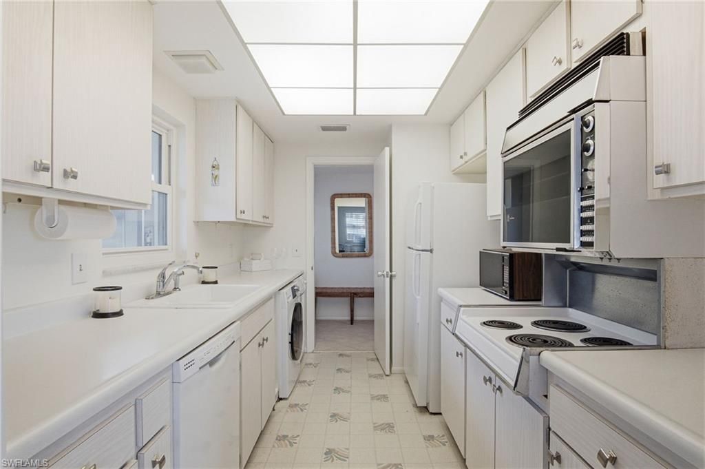 3400 Gulf Shore Blvd N, Unit L8, Naples, FL 34103 Photo