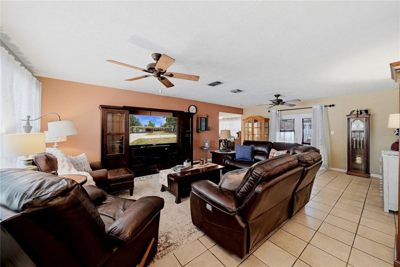 3801 Upland Place, Valrico, FL 33594 Photo