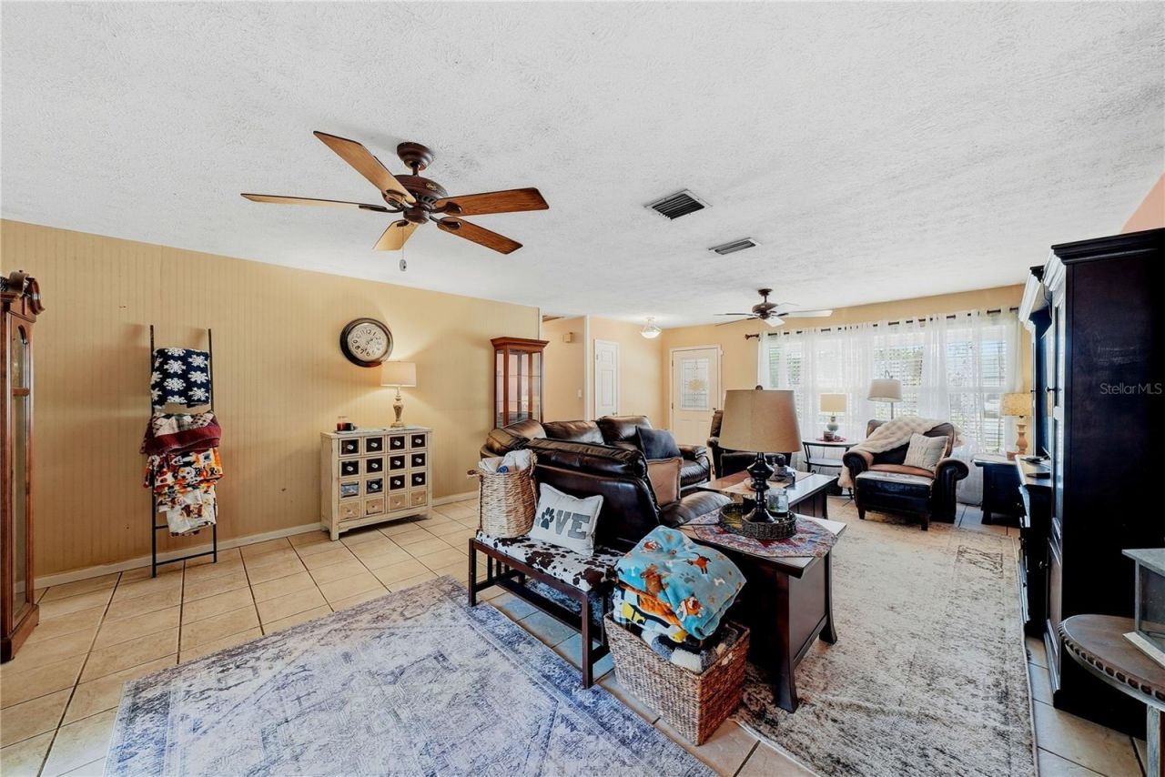 3801 Upland Place, Valrico, FL 33594 Photo