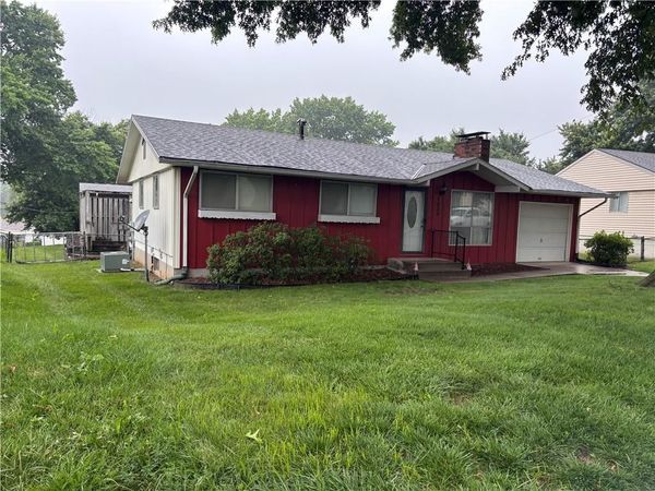 2604 CARDINAL Lane, St Joseph, MO 64503