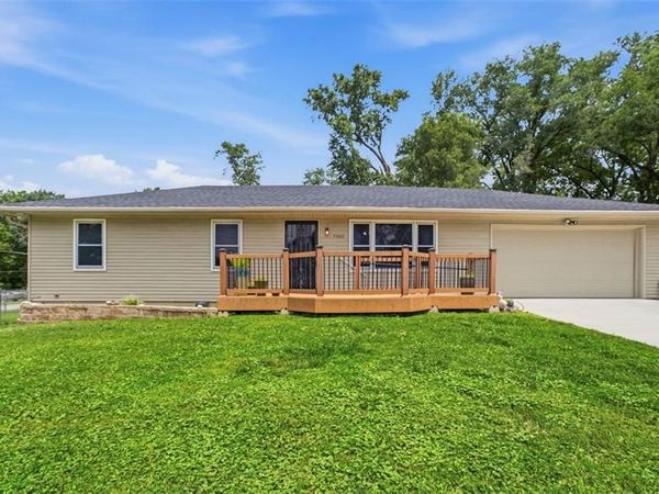 7368 Yecker Avenue, Kansas City, KS 66109