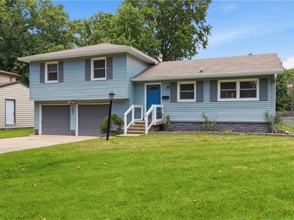 12104 W 93rd Street, Lenexa, KS 66215