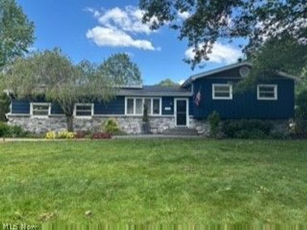 572 Hughes Drive , Tallmadge, OH 44278