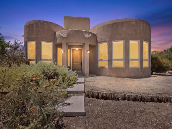 493 Angel Road NE, Corrales, NM 87048