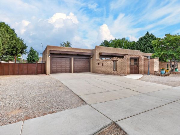 5817 Western Trail NW, Albuquerque, NM 87120