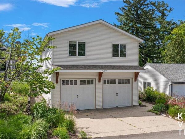 7007 Goldenrod Avenue NE, Rockford, MI 49341