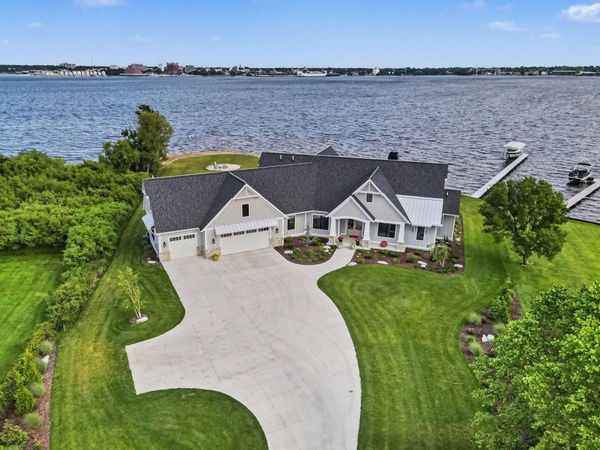 1019 Moorings Court, Muskegon, MI 49445