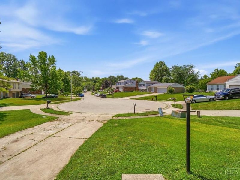 11834 Ashmore Court, Springdale, OH 45246 Photo 6