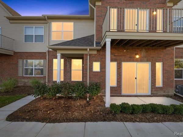 8280 Heywood Circle , Sterling Heights, MI 48312
