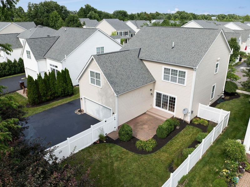 7971 Scarborough Hall Drive, New Albany, OH 43054 Photo 2