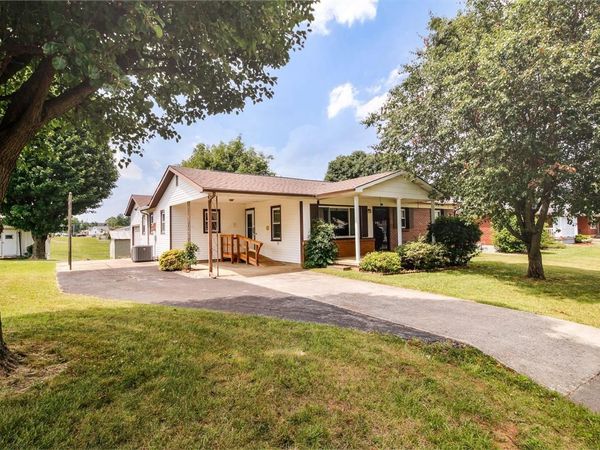 608 Doris Avenue , Cave City, KY 42127
