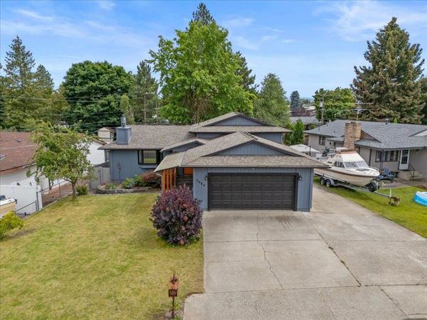 7424 N Lidgerwood St, Spokane, WA 99208