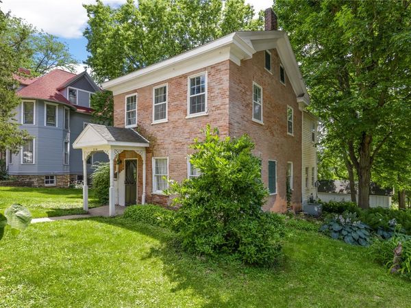 214 2nd Street SE, Mt Vernon, IA 52314