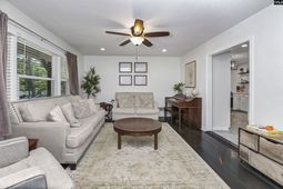 818 Kingsbridge Road photo 4