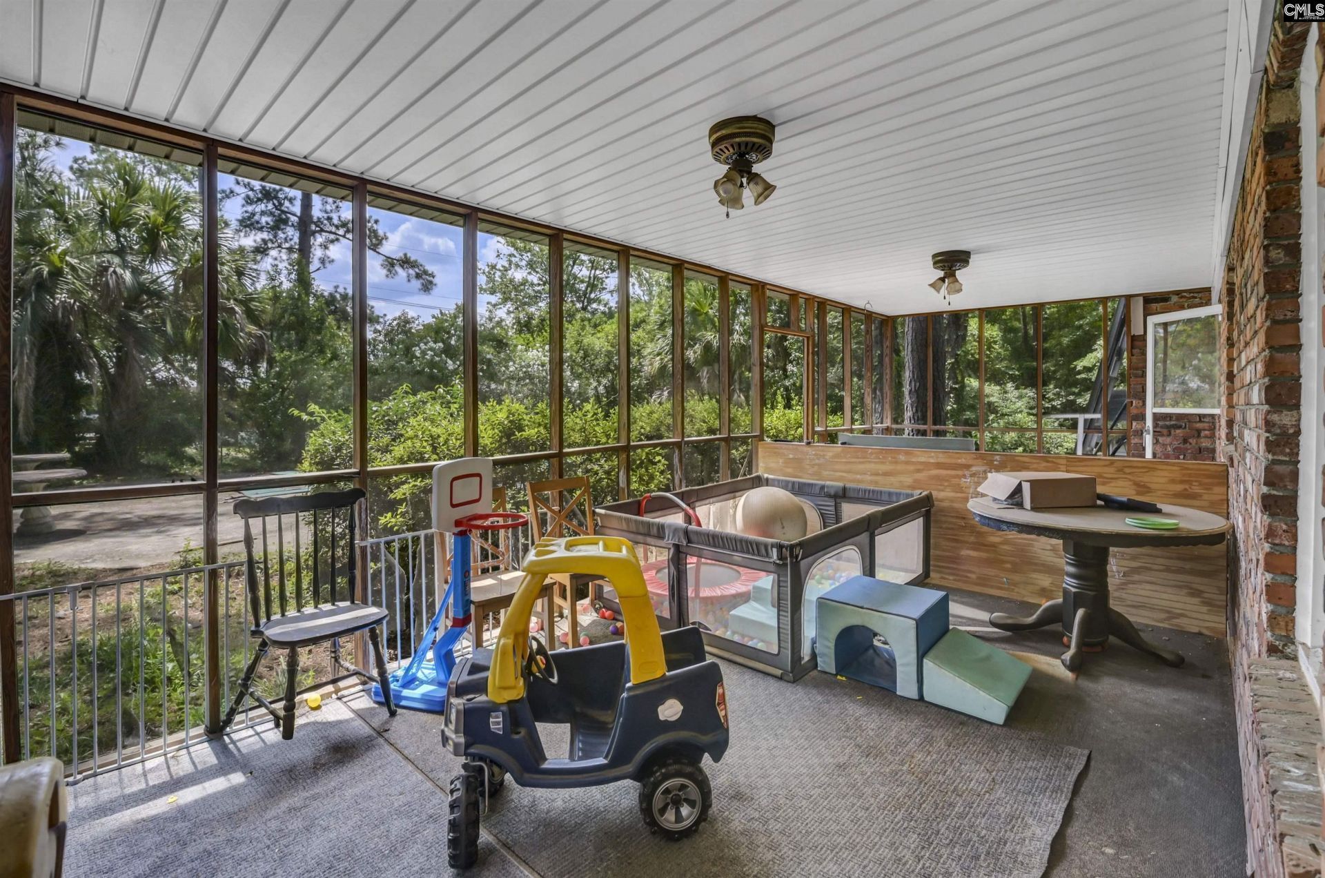 818 Kingsbridge Road Photo 33