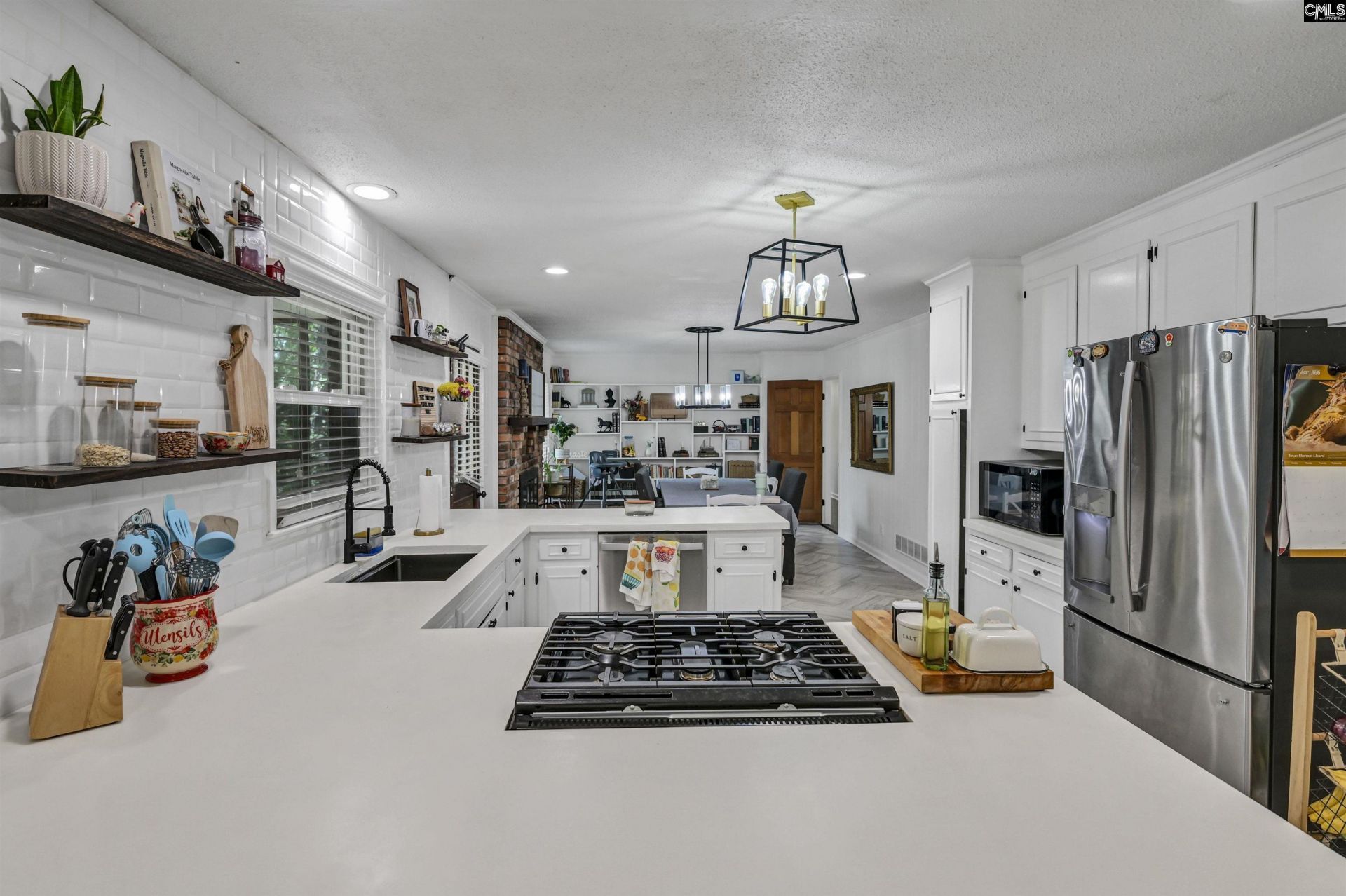 818 Kingsbridge Road Photo 9