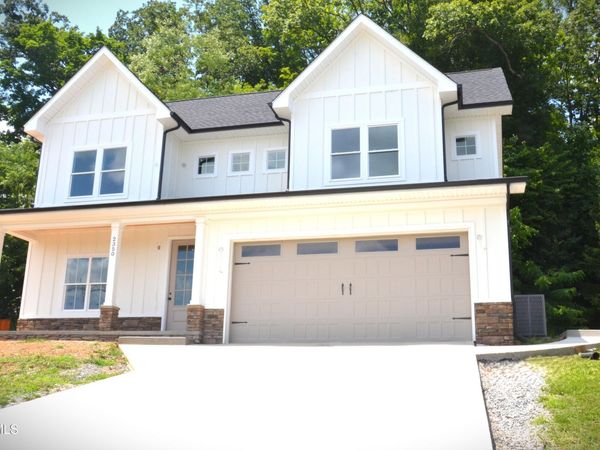 2350 Edinburgh Channel Road, Kingsport, TN 37664