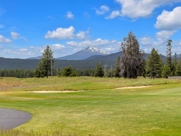 56575 Nest Pine Drive, Bend, OR 97707