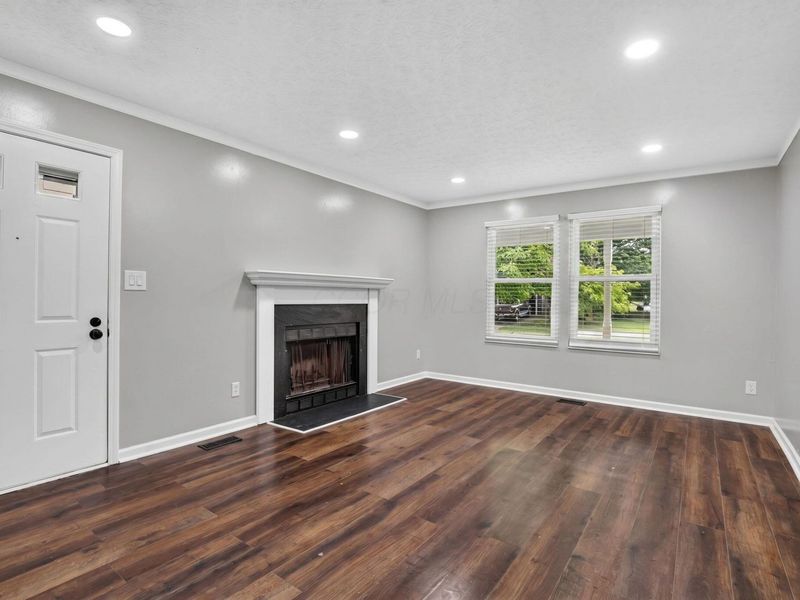 2425 Dunsworth Drive , Columbus, OH 43235 Photo 17