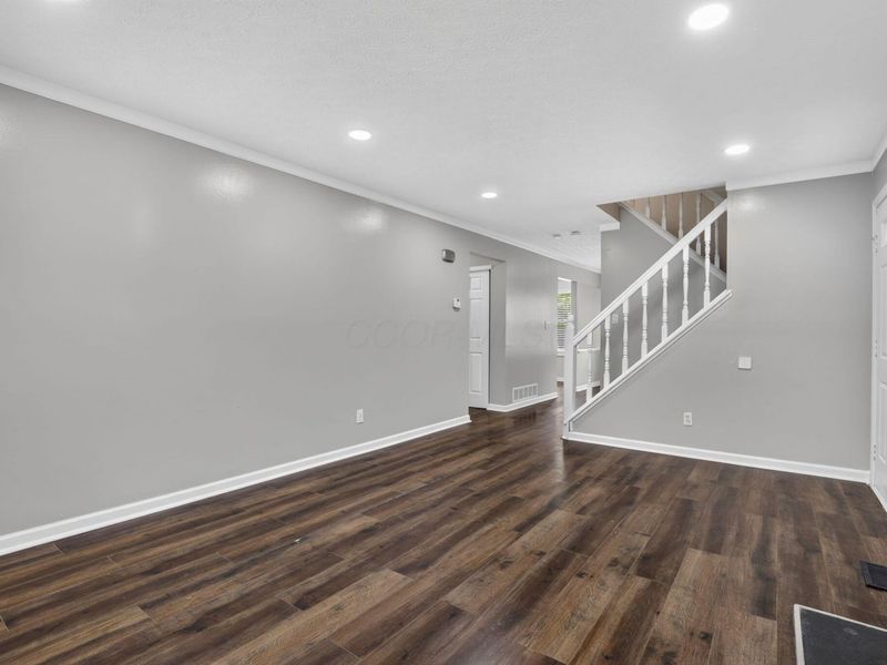 2425 Dunsworth Drive , Columbus, OH 43235 Photo 19