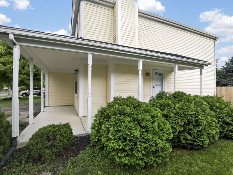 2425 Dunsworth Drive , Columbus, OH 43235 Photo 3