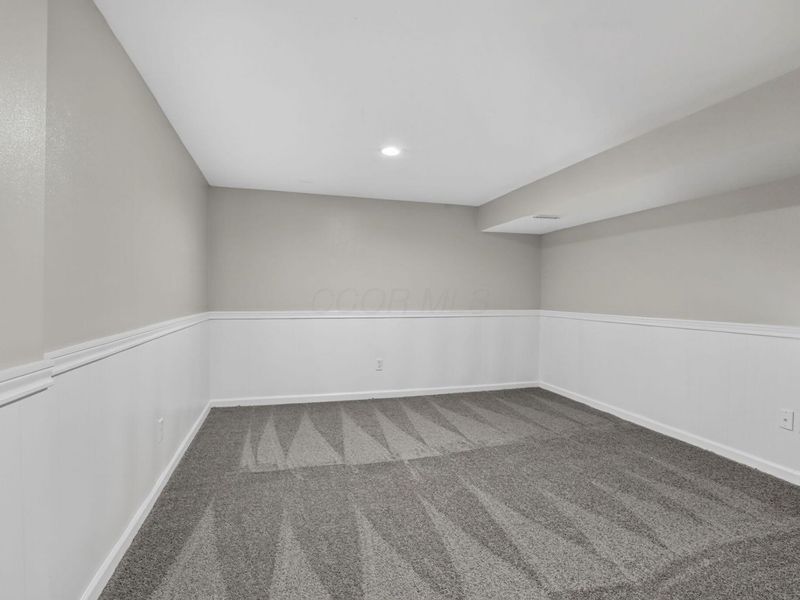 2425 Dunsworth Drive , Columbus, OH 43235 Photo 42