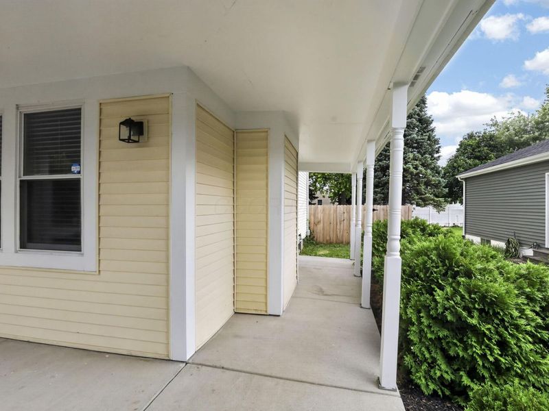 2425 Dunsworth Drive , Columbus, OH 43235 Photo 5