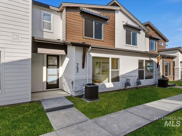 752 S Calhoun Ln., Star, ID 83669